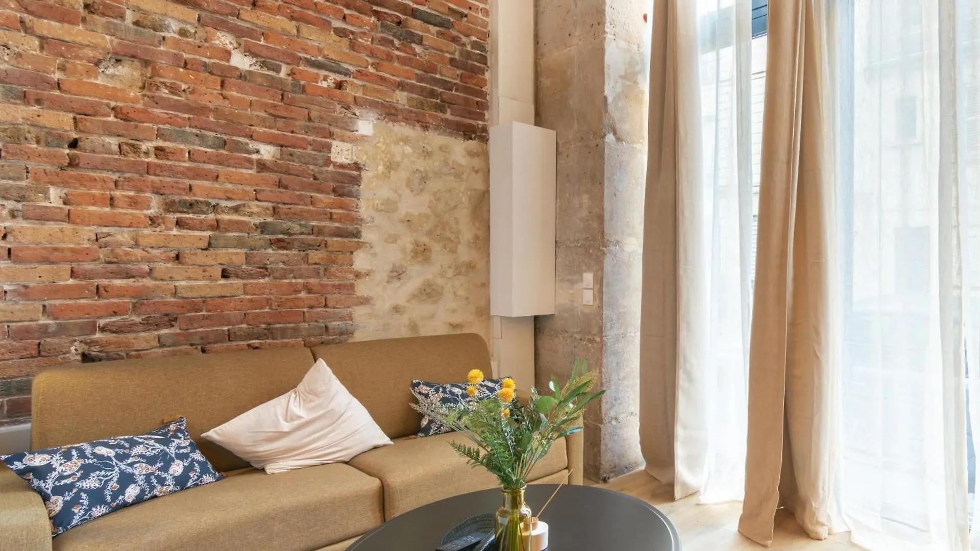 Cozy Apartment In Heart Of Montmartre Paris
