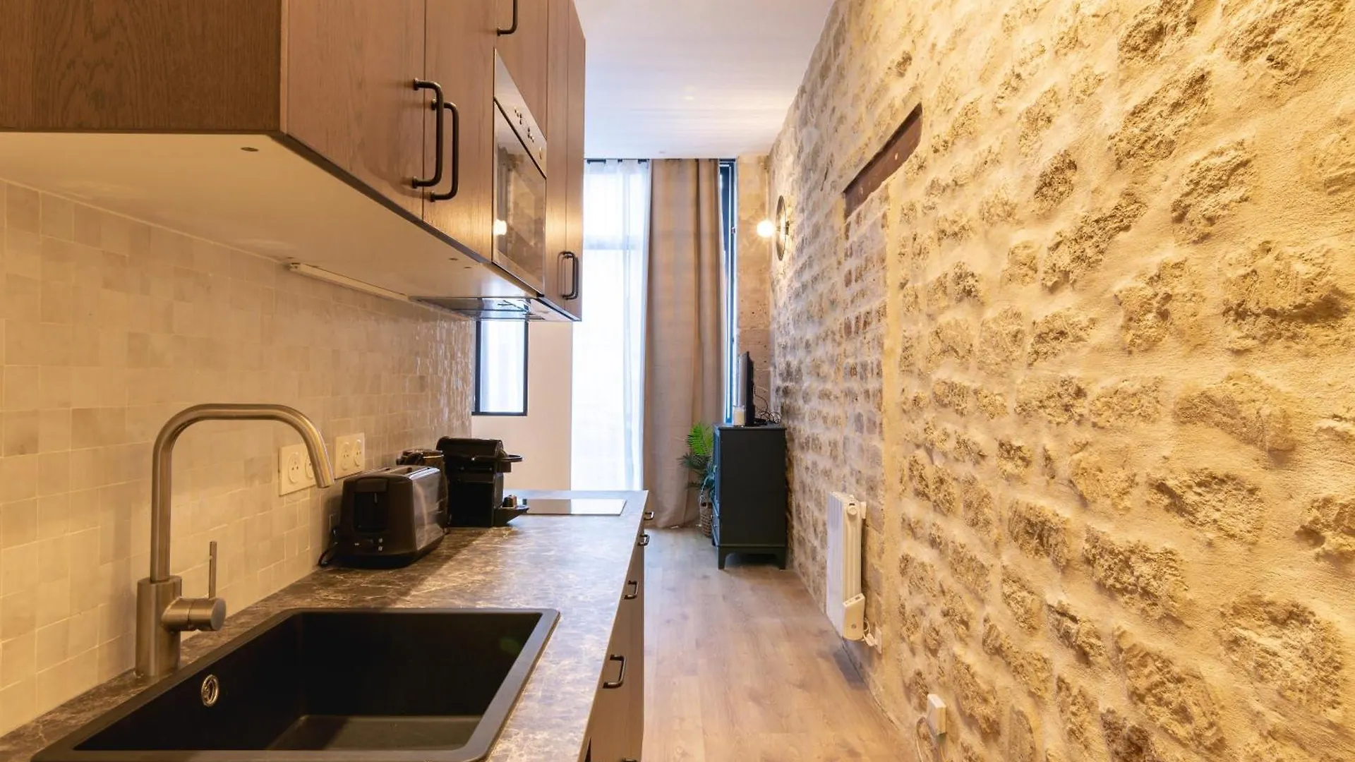 Cozy Apartment In Heart Of Montmartre Paris France